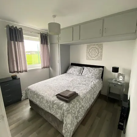 2 Bed Bungalow -25 Gower Holiday Village - Dog Friendly Swansea Exterior photo