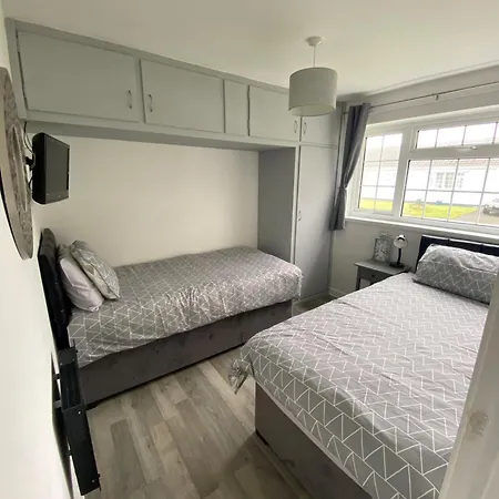2 Bed Bungalow -25 Gower Holiday Village - Dog Friendly Swansea Exterior photo