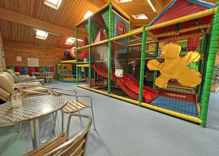 2 Bed Bungalow -25 Gower Holiday Village - Dog Friendly