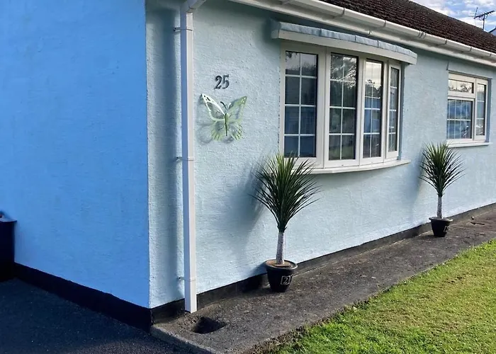 2 Bed Bungalow -25 Gower Holiday Village - Dog Friendly