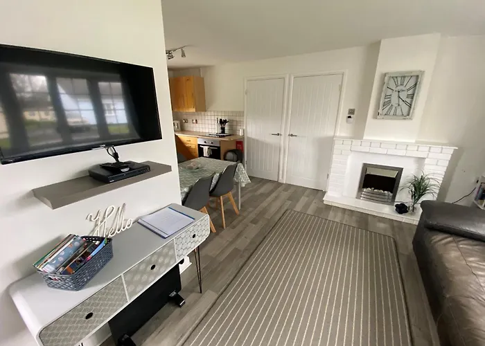 2 Bed Bungalow -25 Gower Holiday Village - Dog Friendly