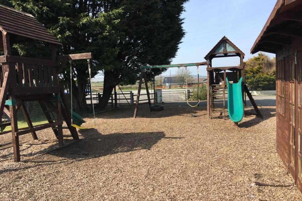 Chalet 2 Bed -25 Gower Village - Dog Friendly *