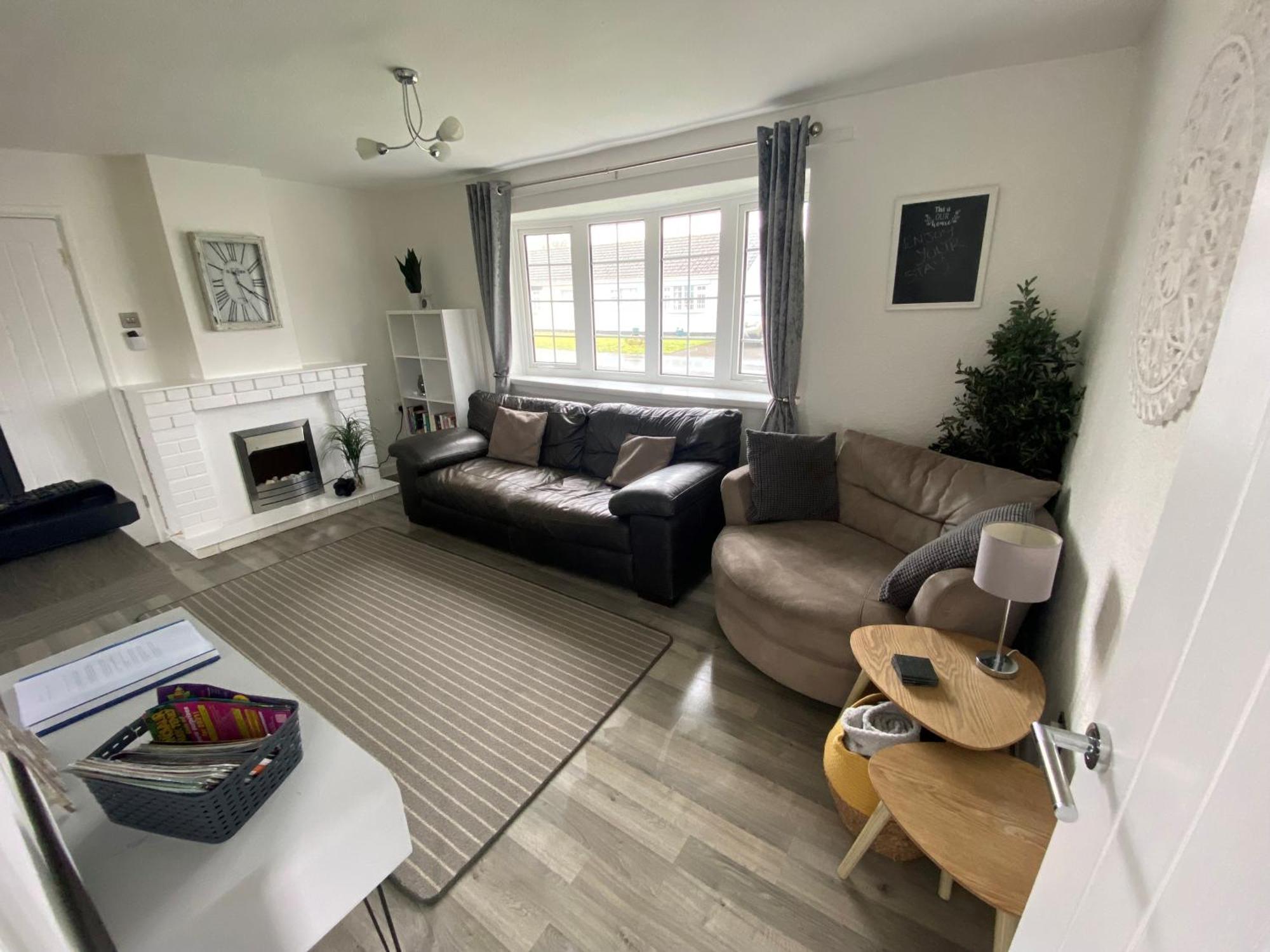 2 Bed -25 Gower Village - Dog Friendly